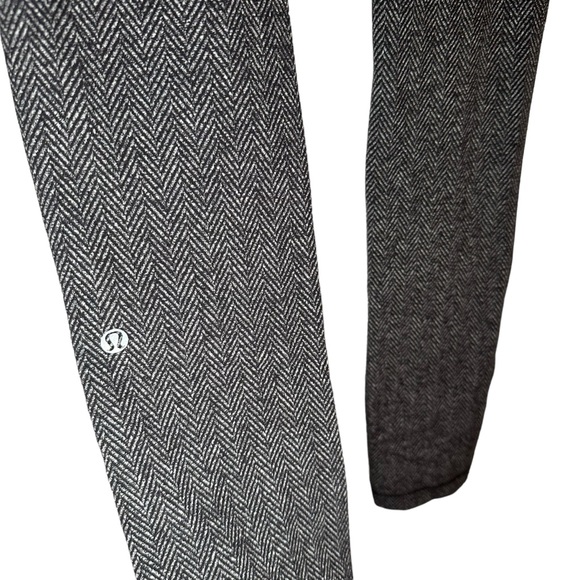 Lululemon Skinny Will Pant *Luon Giant Herringbone Black *Luon // Size 4 - Picture 6 of 10
